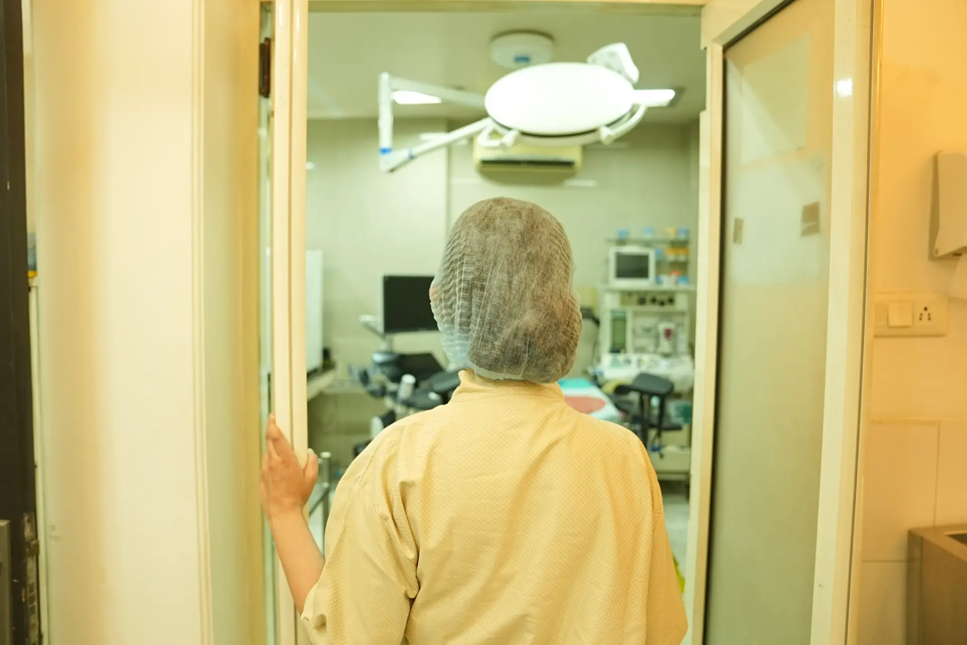 Patient entering retrieval room